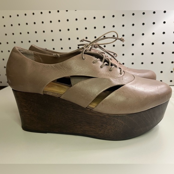 Schultz Taupe Cut Out Wooden Wedge Platform Lace Up Shoes Size 8.5B Boho Mod - Picture 14 of 16